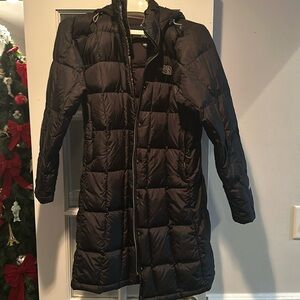 North face coat. Removable hood. xs/tp. Good clean gently used condition